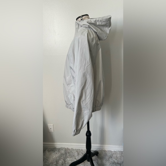 H&M Water Repellent and Windproof Jacket - size Small - Picture 3 of 10